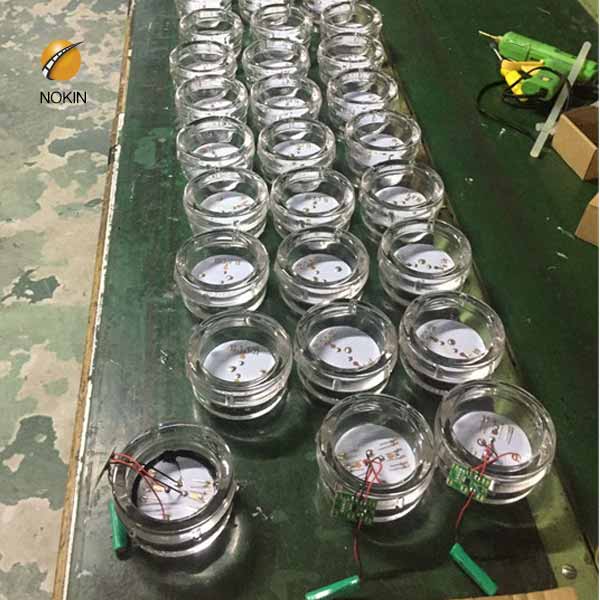 embedded solar pavement markers warning stud loading bearing 40 tons
